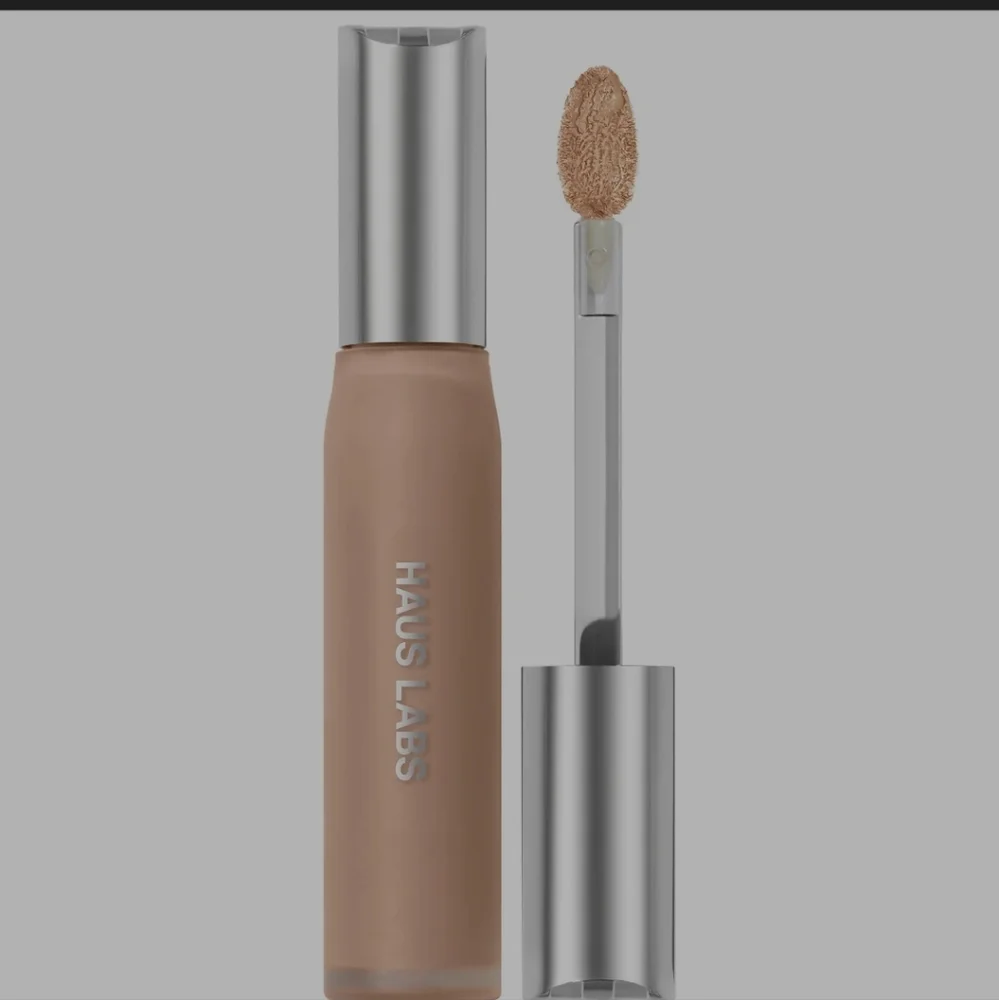 Haus Labs by Lady Gaga Triclone Skin Tech Concealer #20 Light Medium Peach. BNIB